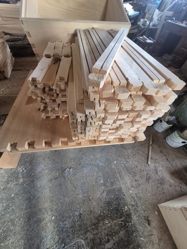 Medium bee hive frames - 50,